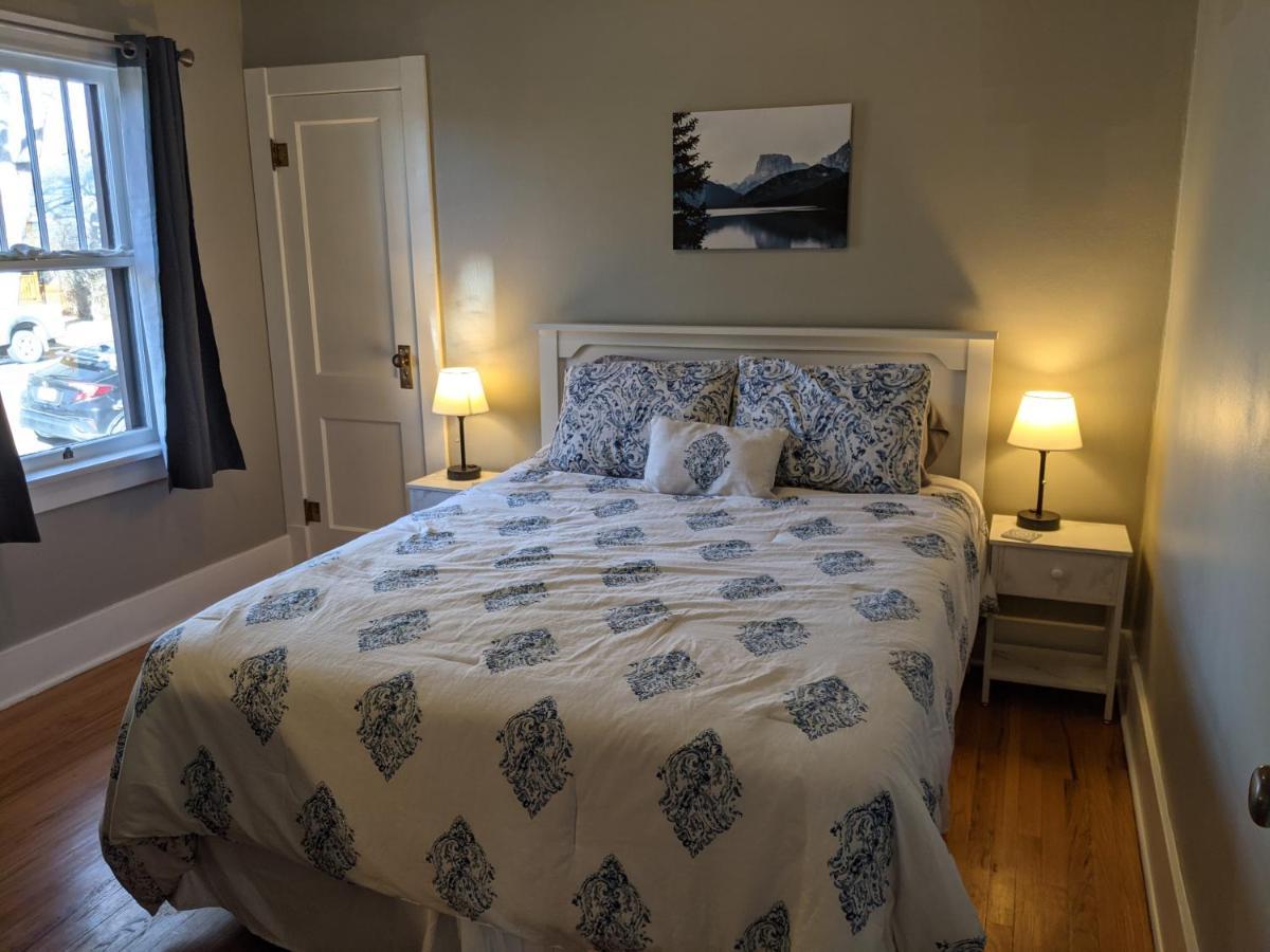 The Lewis House-upper Level-a Peaceful Spot! *